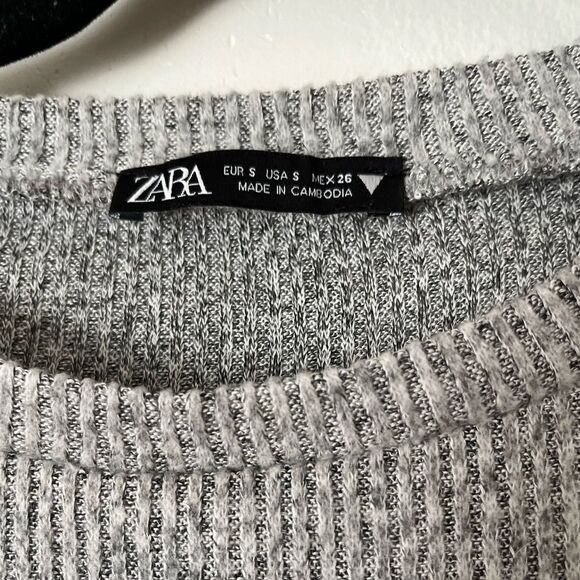 Zara grey long-sleeved, crew neck sweater. Wide side ties, good condition, S - Picture 2 of 8